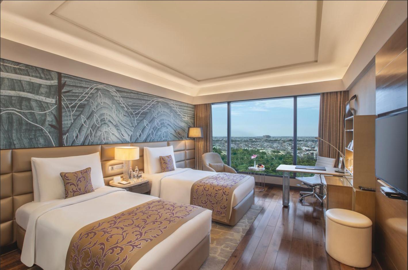 The Leela Ambience Convention Hotel Delhi New Delhi Exterior foto