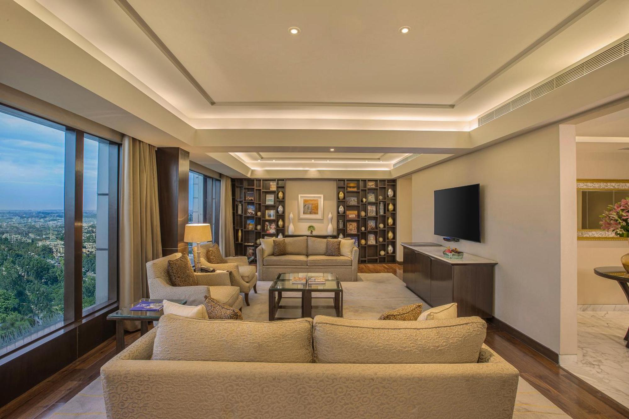 The Leela Ambience Convention Hotel Delhi New Delhi Exterior foto