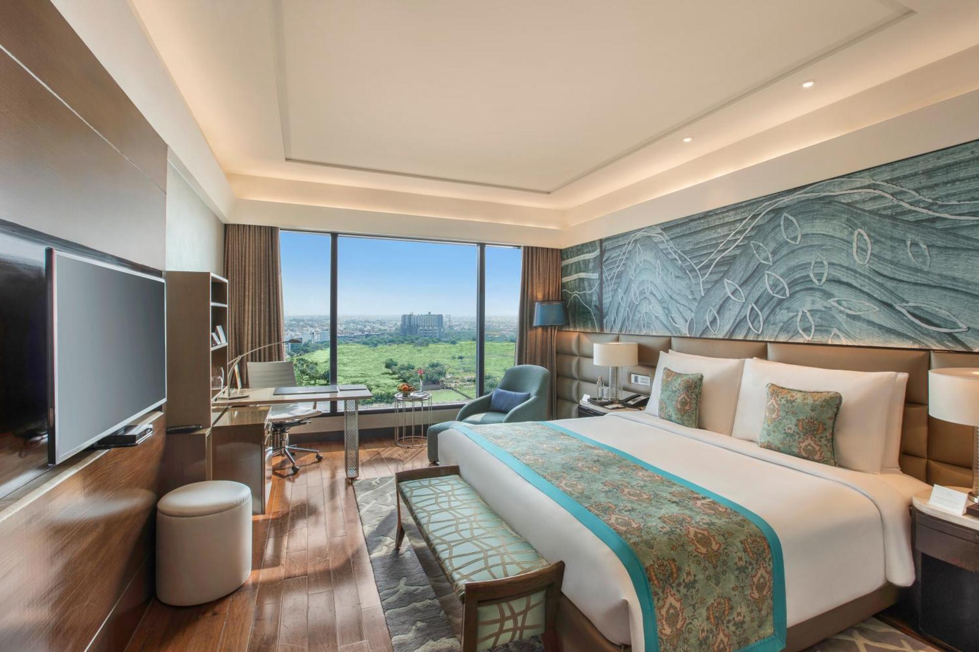 The Leela Ambience Convention Hotel Delhi New Delhi Exterior foto