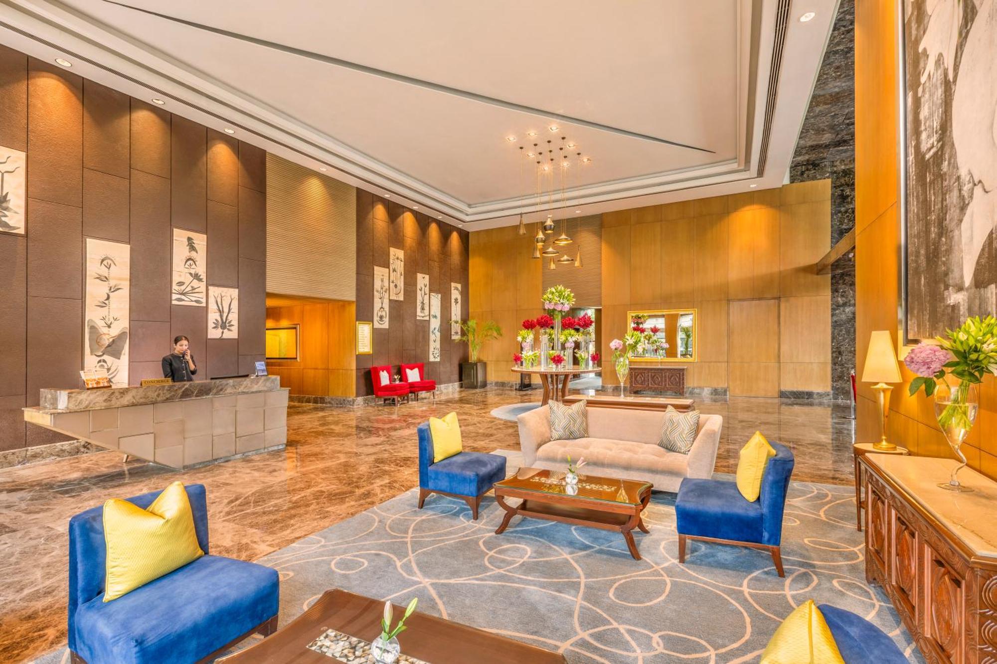 The Leela Ambience Convention Hotel Delhi New Delhi Exterior foto Lobby