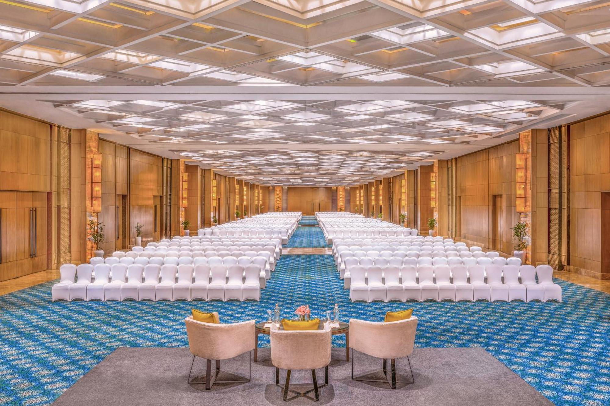 The Leela Ambience Convention Hotel Delhi New Delhi Exterior foto The Grand Ballroom