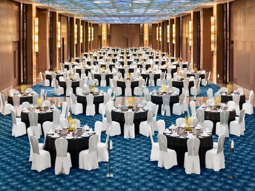 The Leela Ambience Convention Hotel Delhi New Delhi Exterior foto The Grand Ballroom
